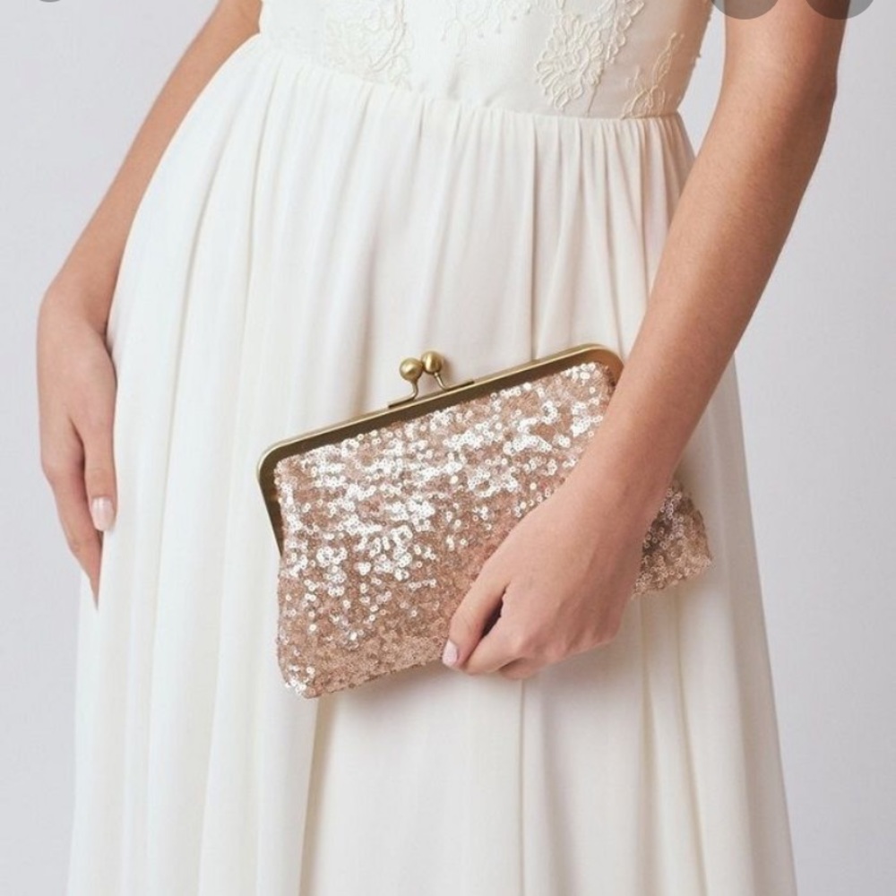 Davie & Chiyo clutch